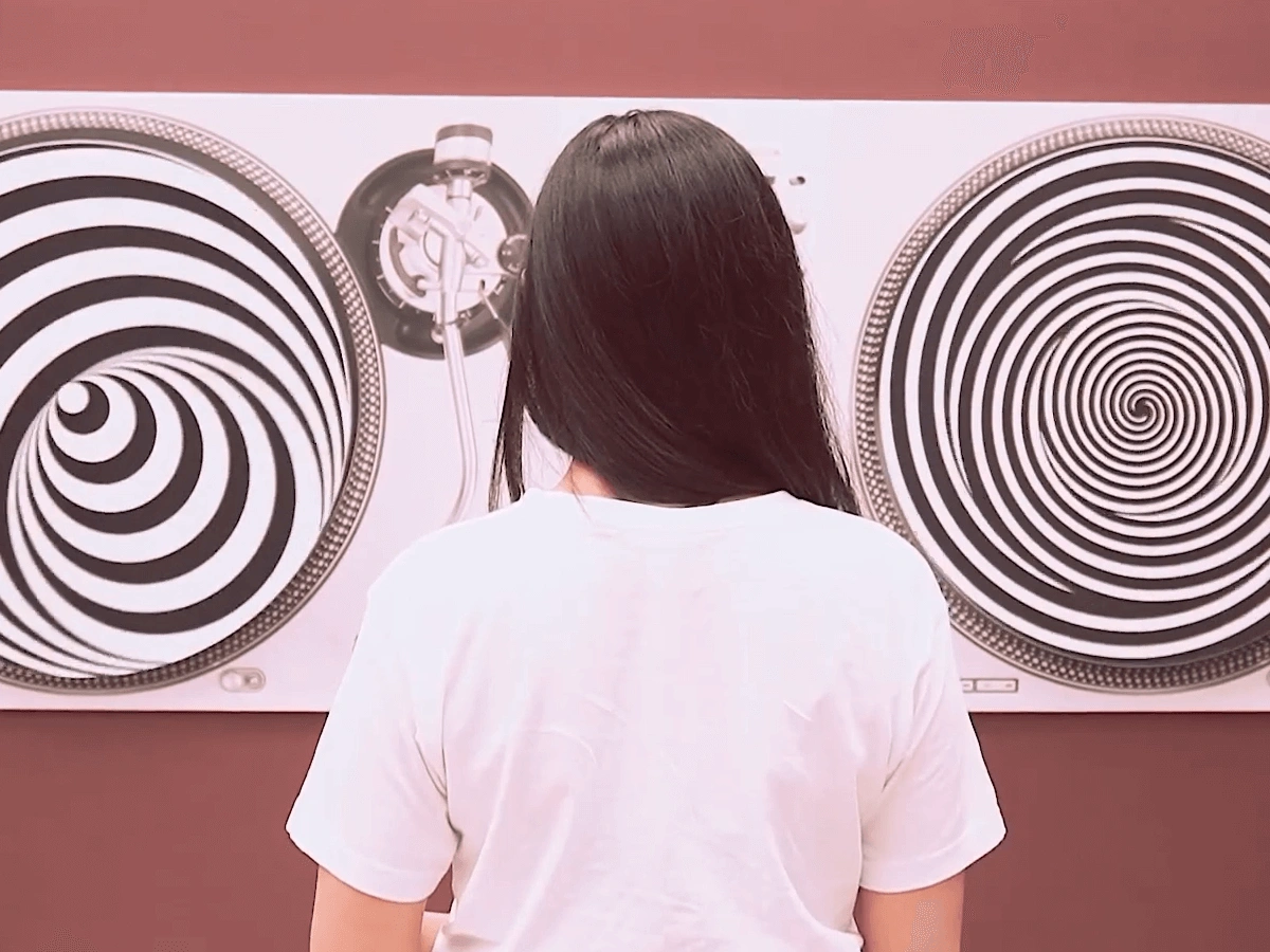 moi home about video poster city country 1200×900